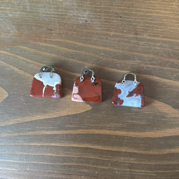 1 pc Red Obsidian Crystal Carved Bag (random selection) - Picture 1 of 2